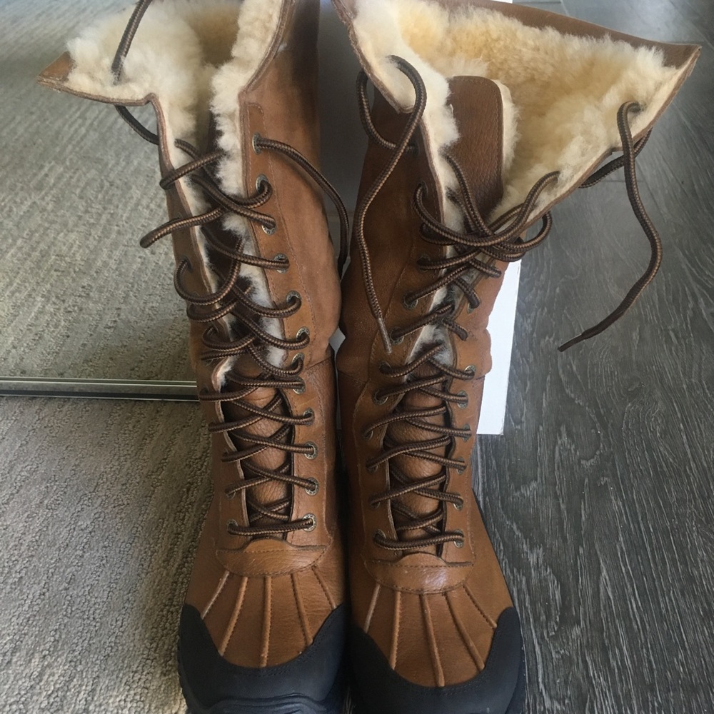 UGG Adirondack III Waterproof Snowboots size 7